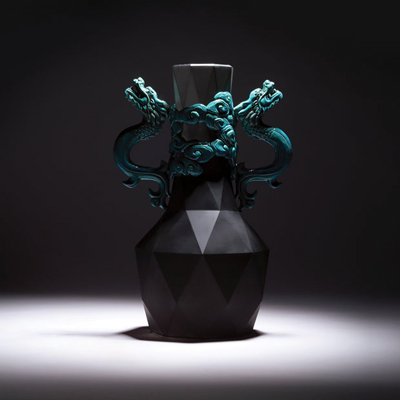 Panlong vase by Yii